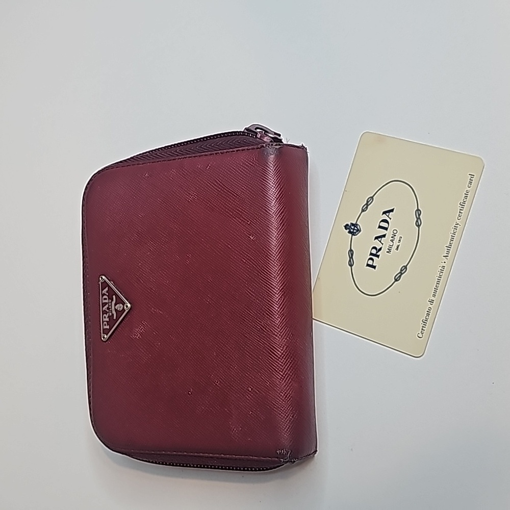 Prada Women’s wallet Burgundy